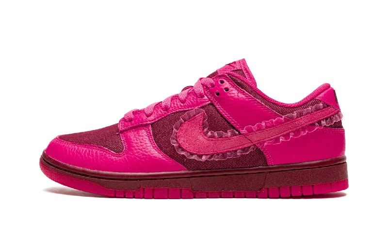 Nike Dunk Low Valentine's Day (2022)