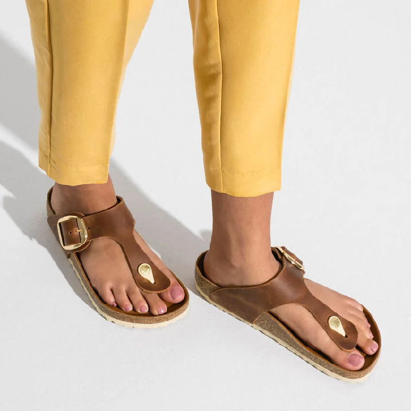 WOMEN'S BIRKENSTOCK GIZEH BIG BUCKLE SANDAL | COGNAC OILED LEATHER